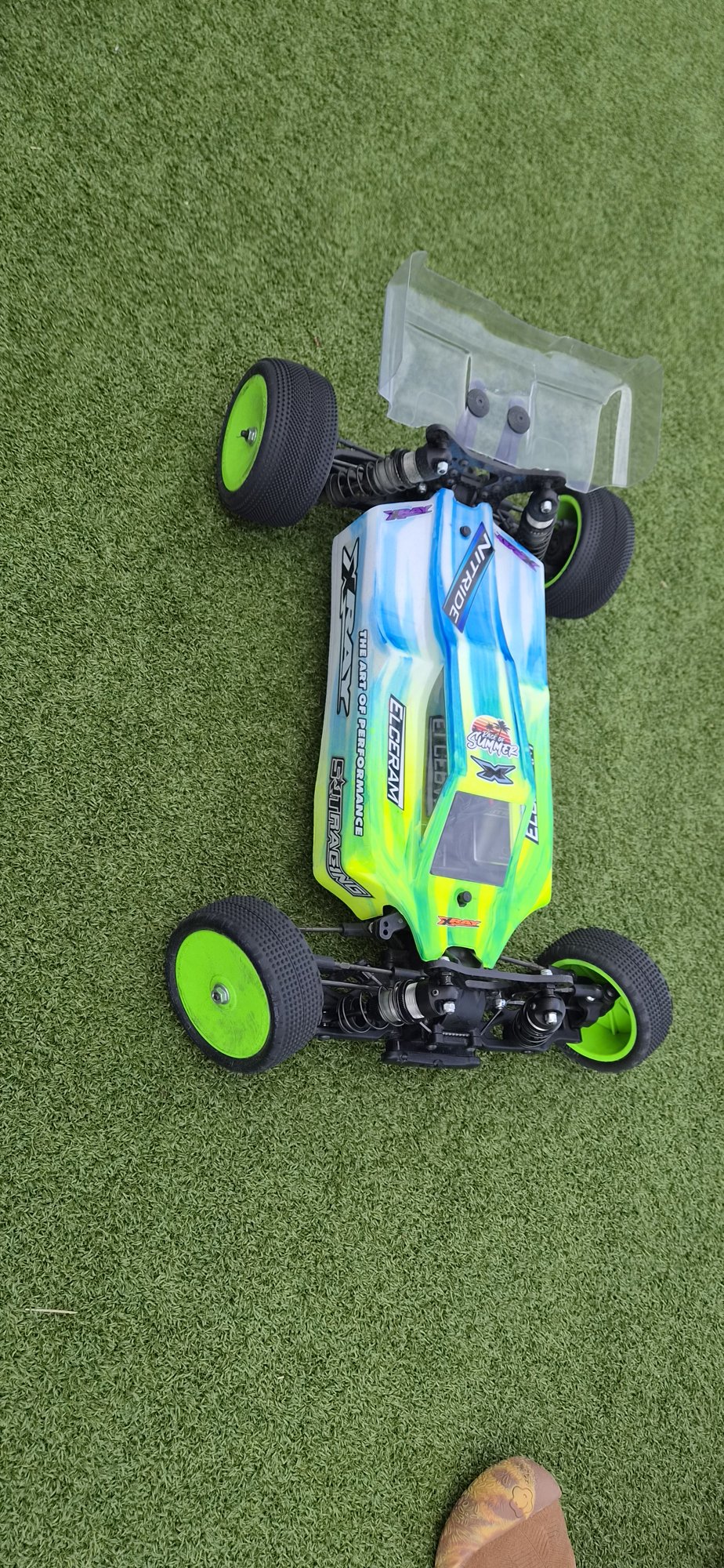 XRAY XB2'24